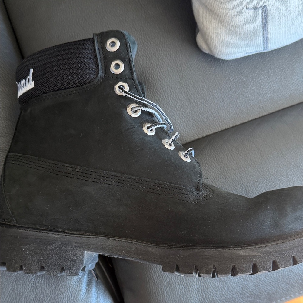Timberland Men's Dark black with contrasting laces - Picture 6 of 7